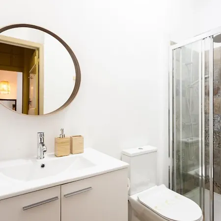 Yellow Tiles In Center Appartement *