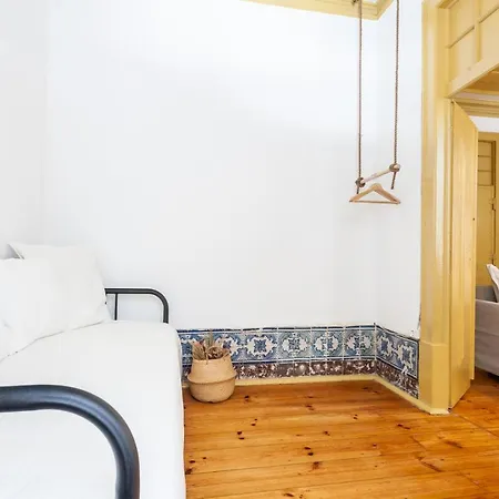 Yellow Tiles In Center Lisbona