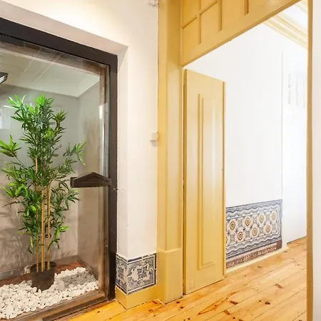 Yellow Tiles In Center Appartamento