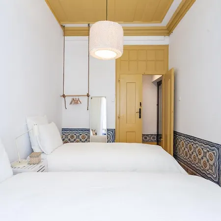 Yellow Tiles In Center Apartament *