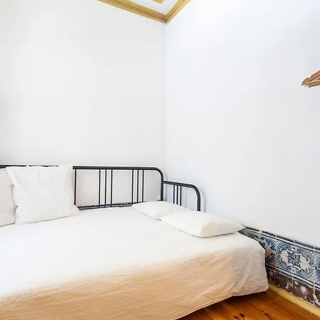 Yellow Tiles In Center * 리스본