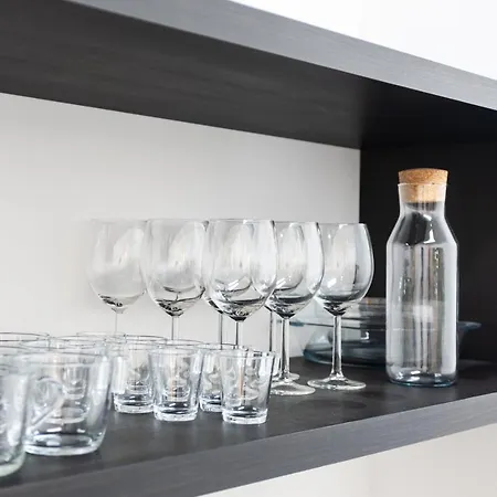 Yellow Tiles In Center 아파트