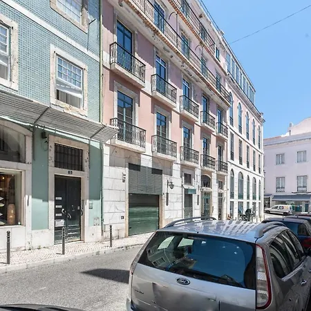 Yellow Tiles In Center Lisbona