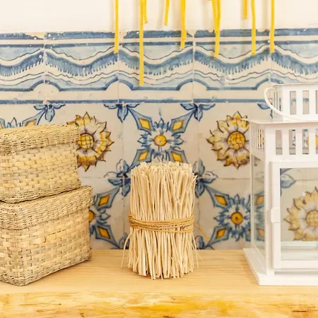 Yellow Tiles In Center Appartamento